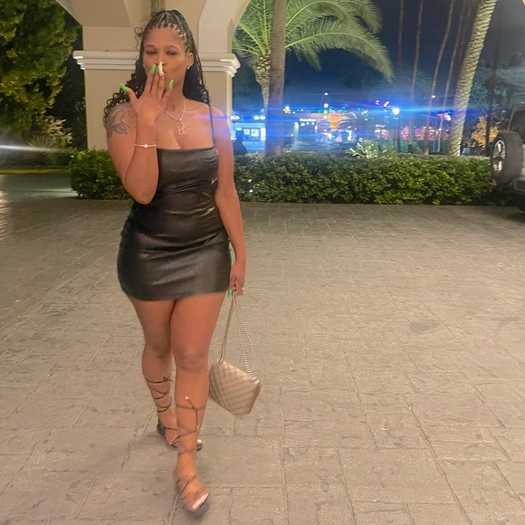 Meet your Posher, Ajhia - Picture 1 of 1